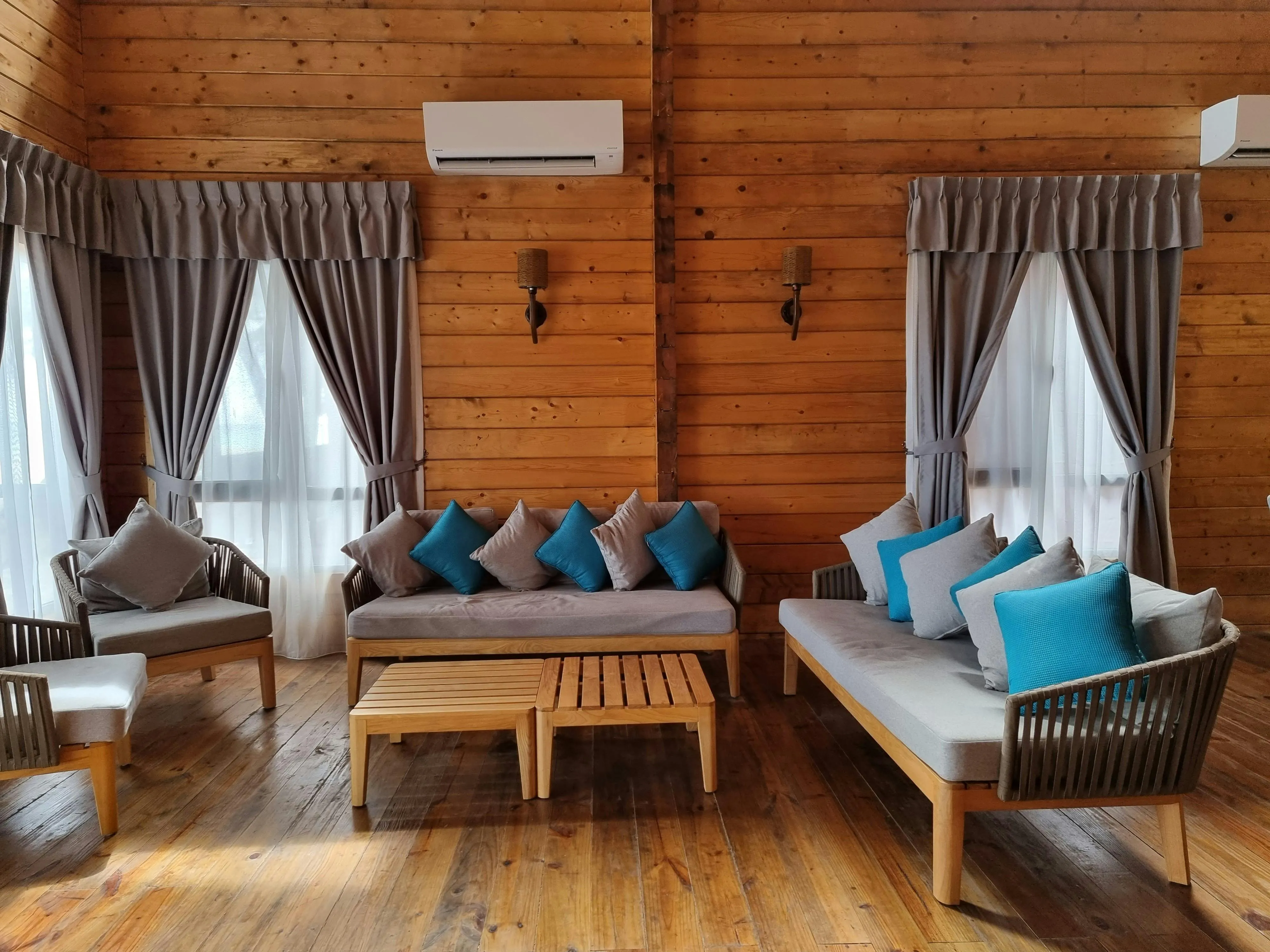 Signature Sofas by FurnoSpace™